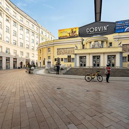 Free Spirit With Amazing Balcony And Garden Connection * Budapest