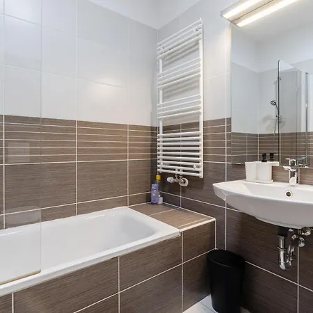 Free Spirit With Amazing Balcony And Garden Connection Appartamento Budapest