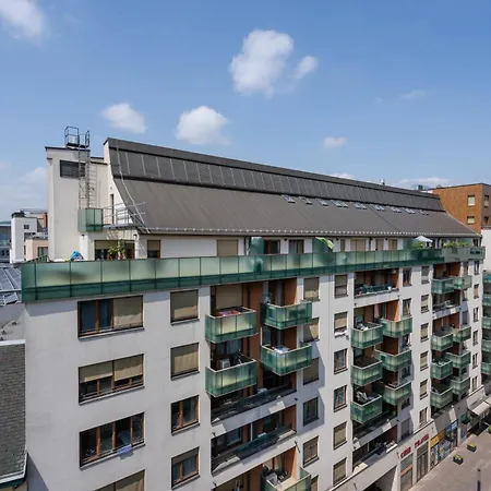 Free Spirit With Amazing Balcony And Garden Connection Appartamento Budapest